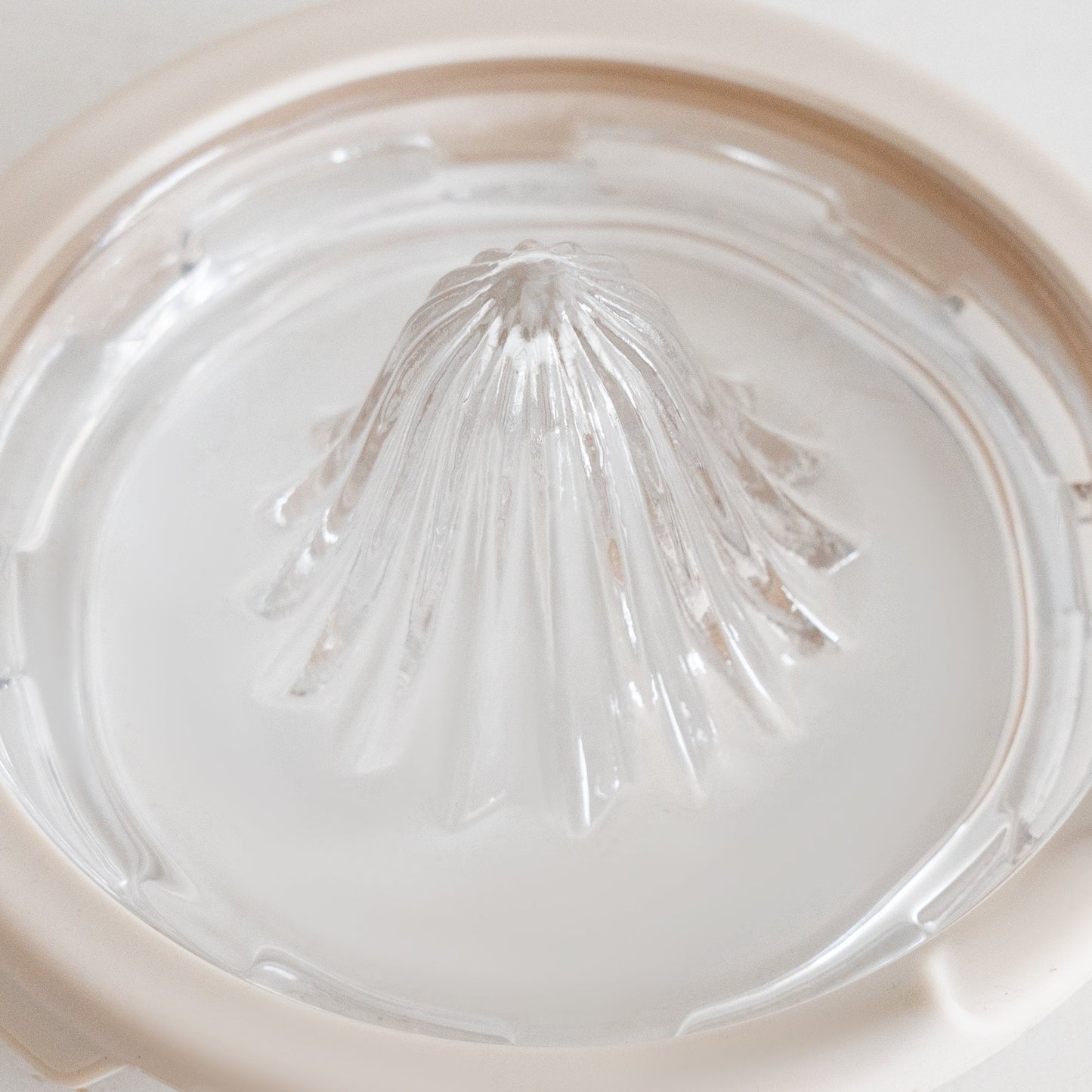Measuring Cup with Juicer (Online Exclusive)