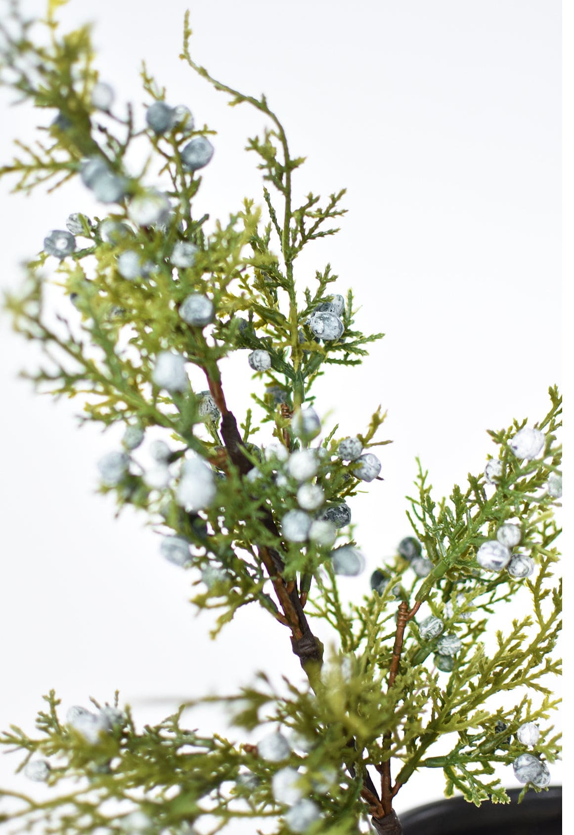18" Faux Juniper Berry Greenery Stem (Online exclusive)