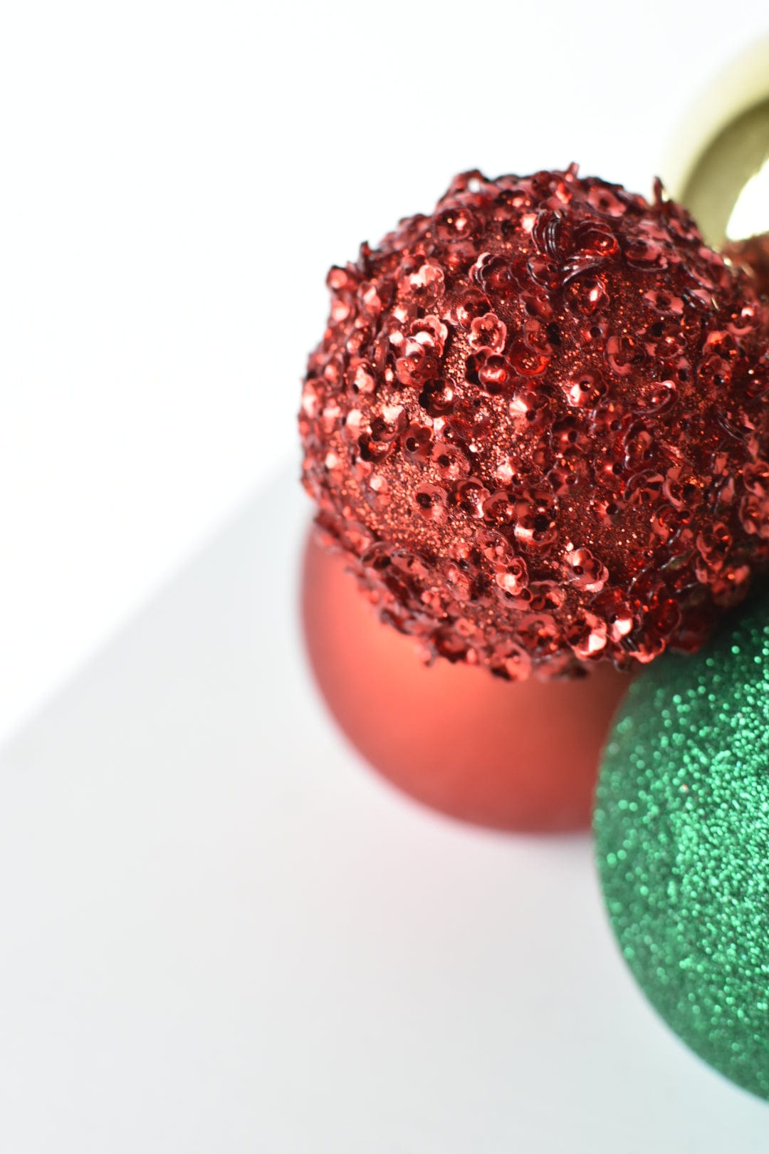 Small Red/Gold/Green Ornament Cluster Multi (Online Exclusive)