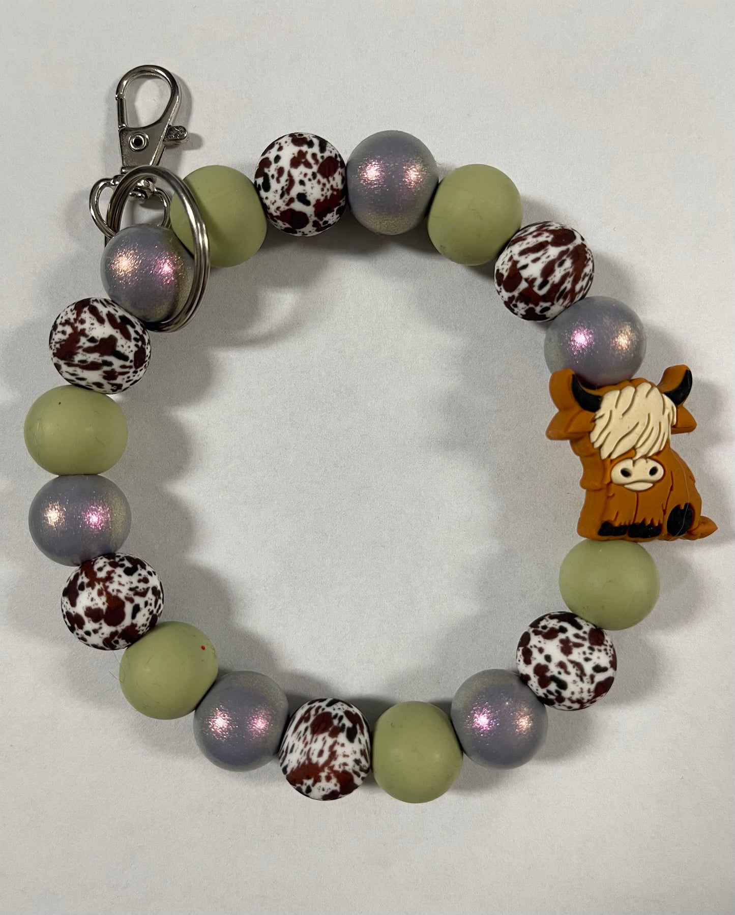 Irriesdicent Highland Cow Silicone Beaded Keychain
