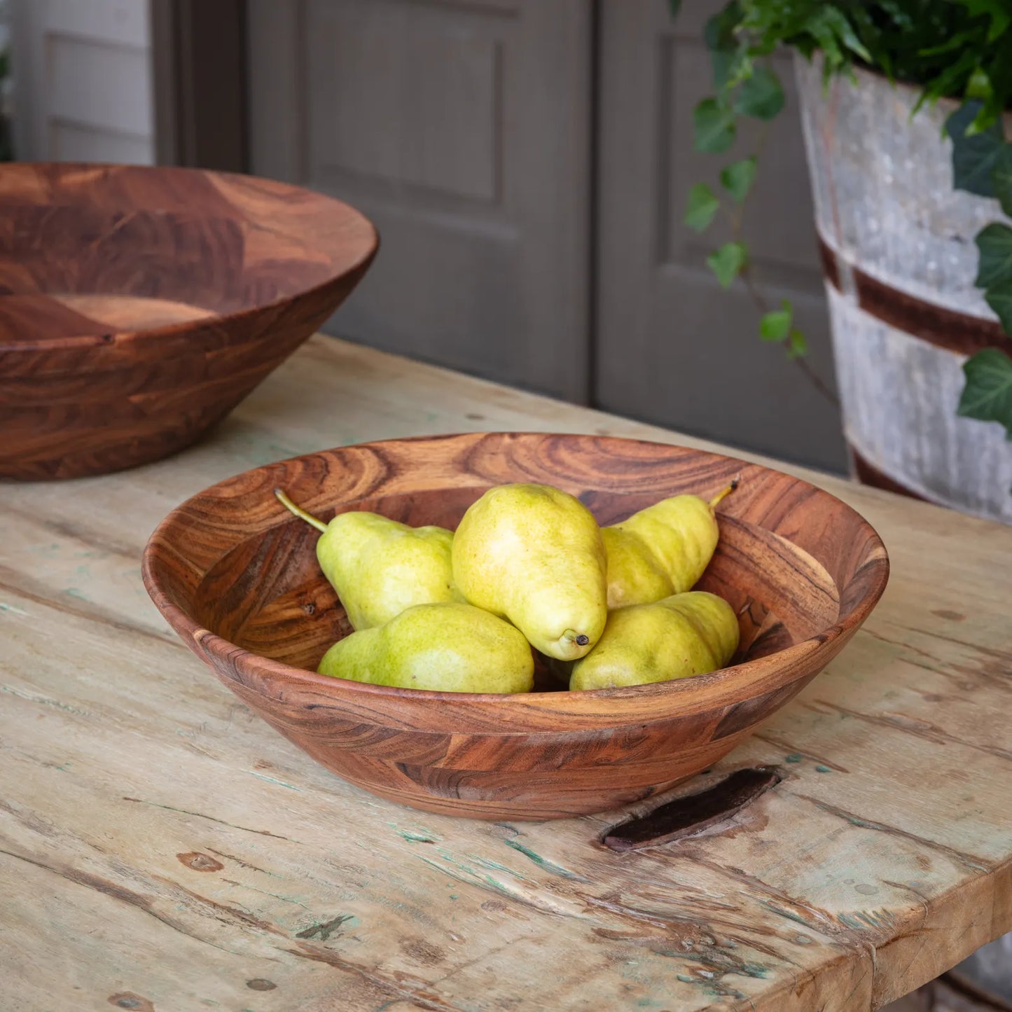 WOODEN MEDIUM SERVING BOWL