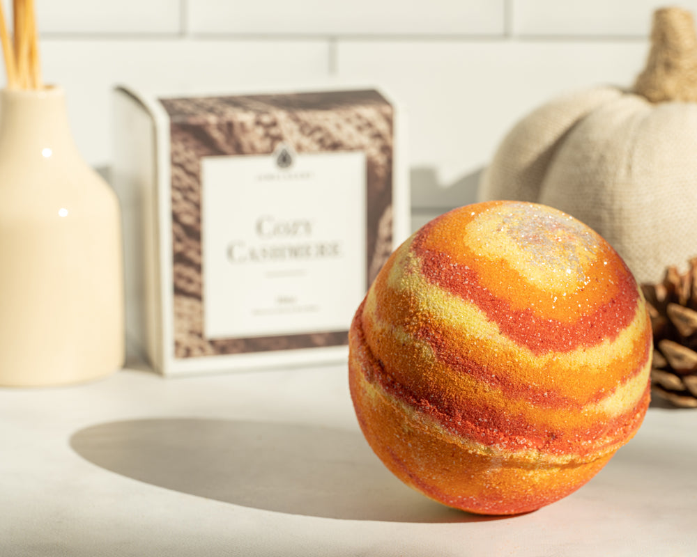 Cozy Cashmere 10oz Necklace Bath Bomb (Online Exclusive)