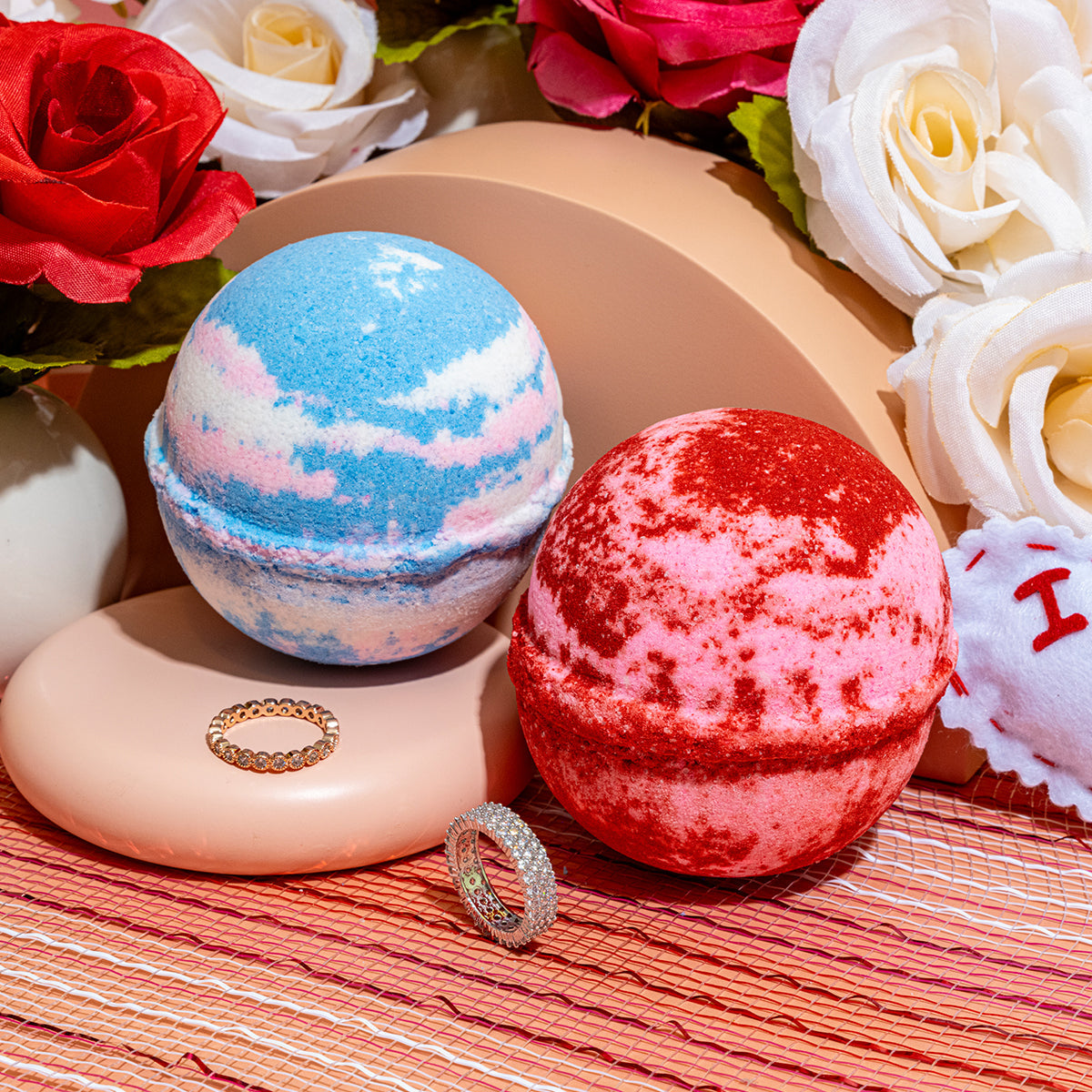 Floating On Cloud 9 Jewelry Bath Bomb (Online Exclusive)