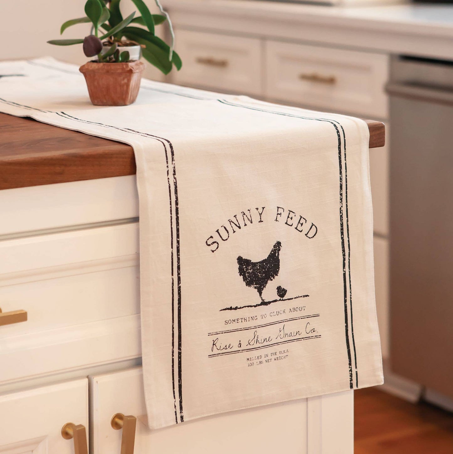 Sunny Feed Farmhouse Long Runner