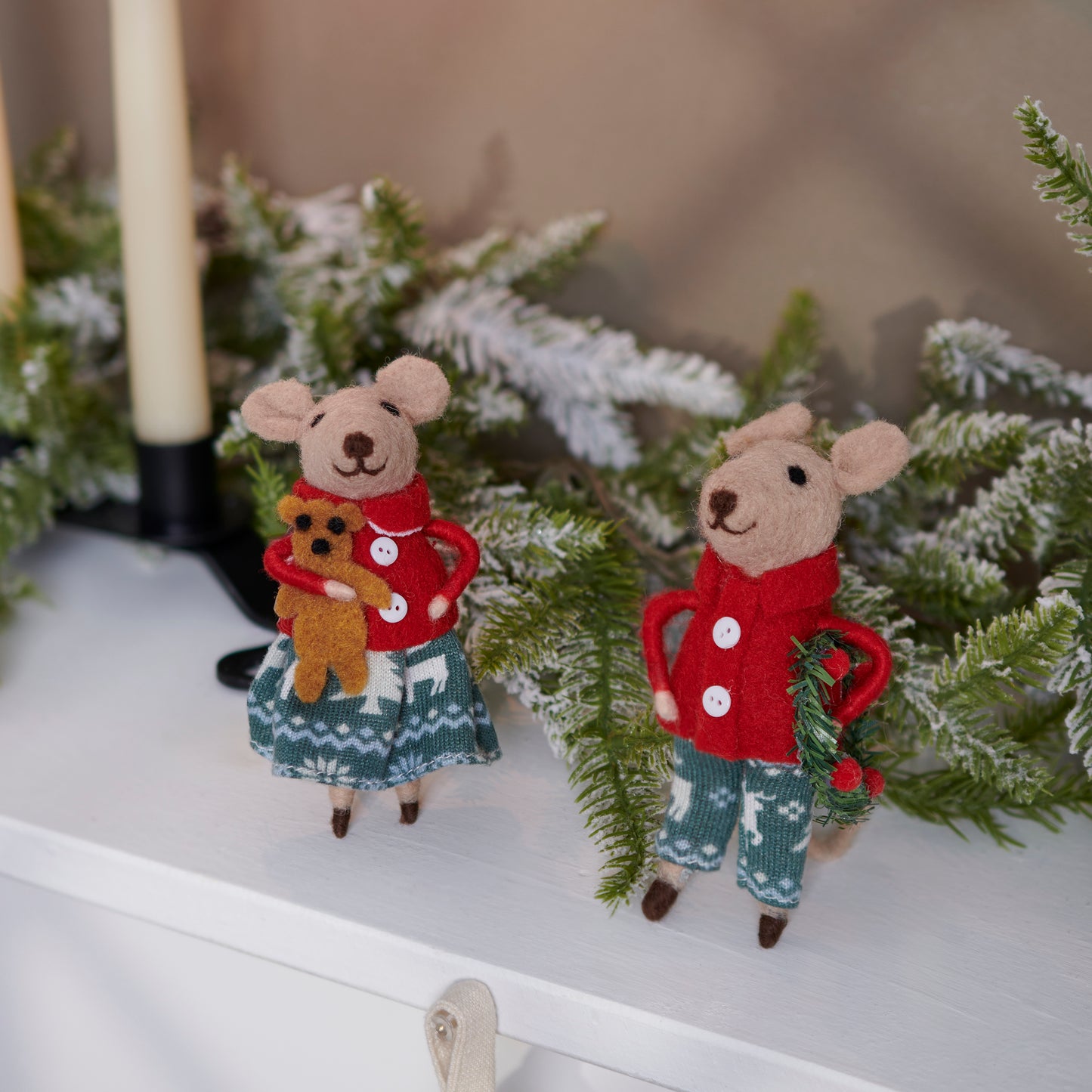 Christmas Day Mice Critter Set