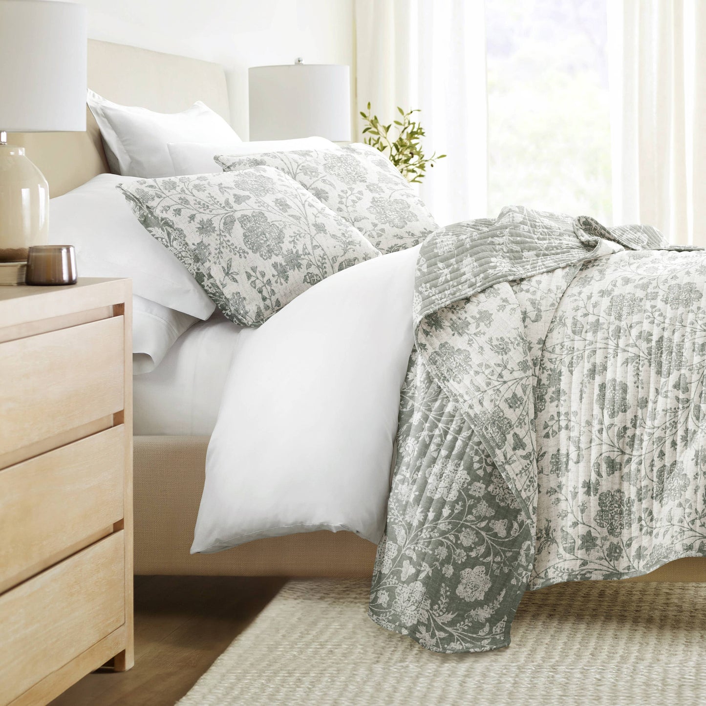 Textured Floral All Season Patterned Reversible Quilt Set