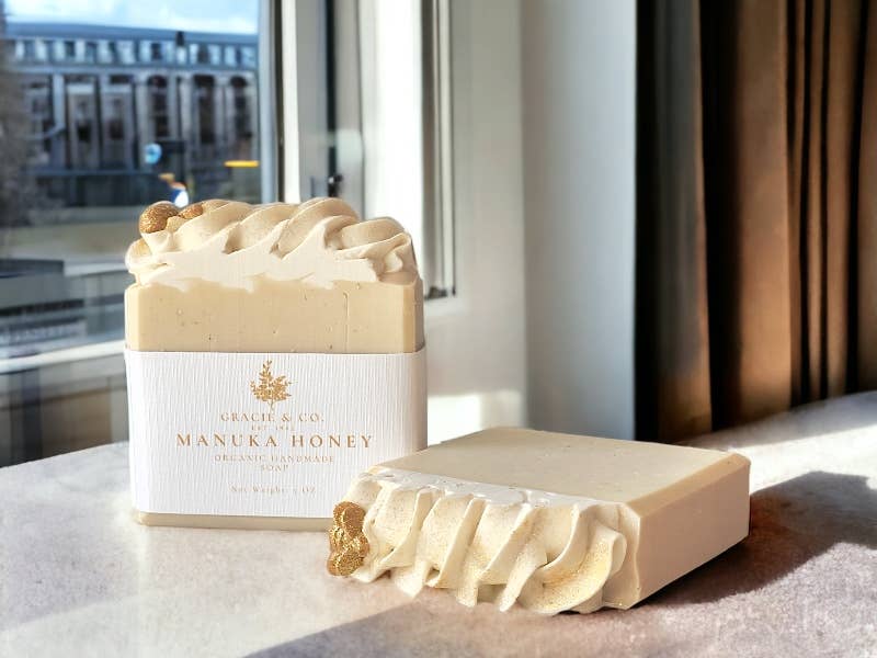 Manuka Honey, Oats & Coconut Milk Shea Butter Soap