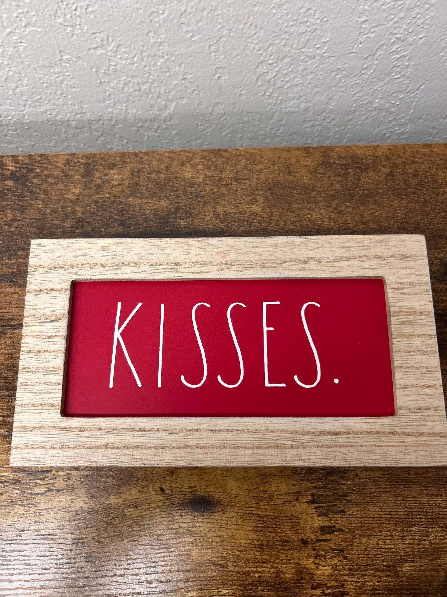 Kisses Sign