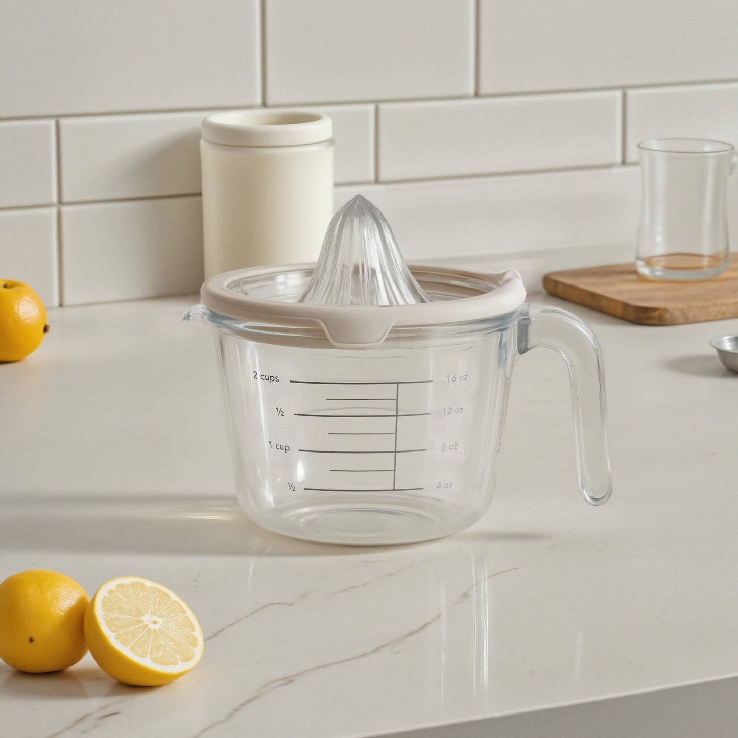 Measuring Cup with Juicer (Online Exclusive)