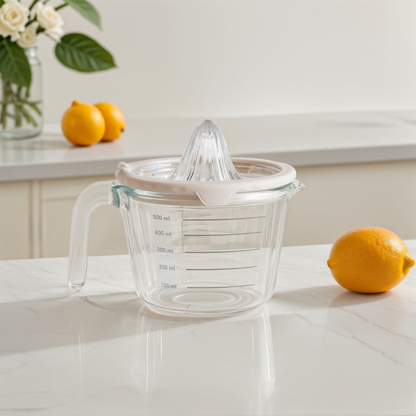 Measuring Cup with Juicer (Online Exclusive)