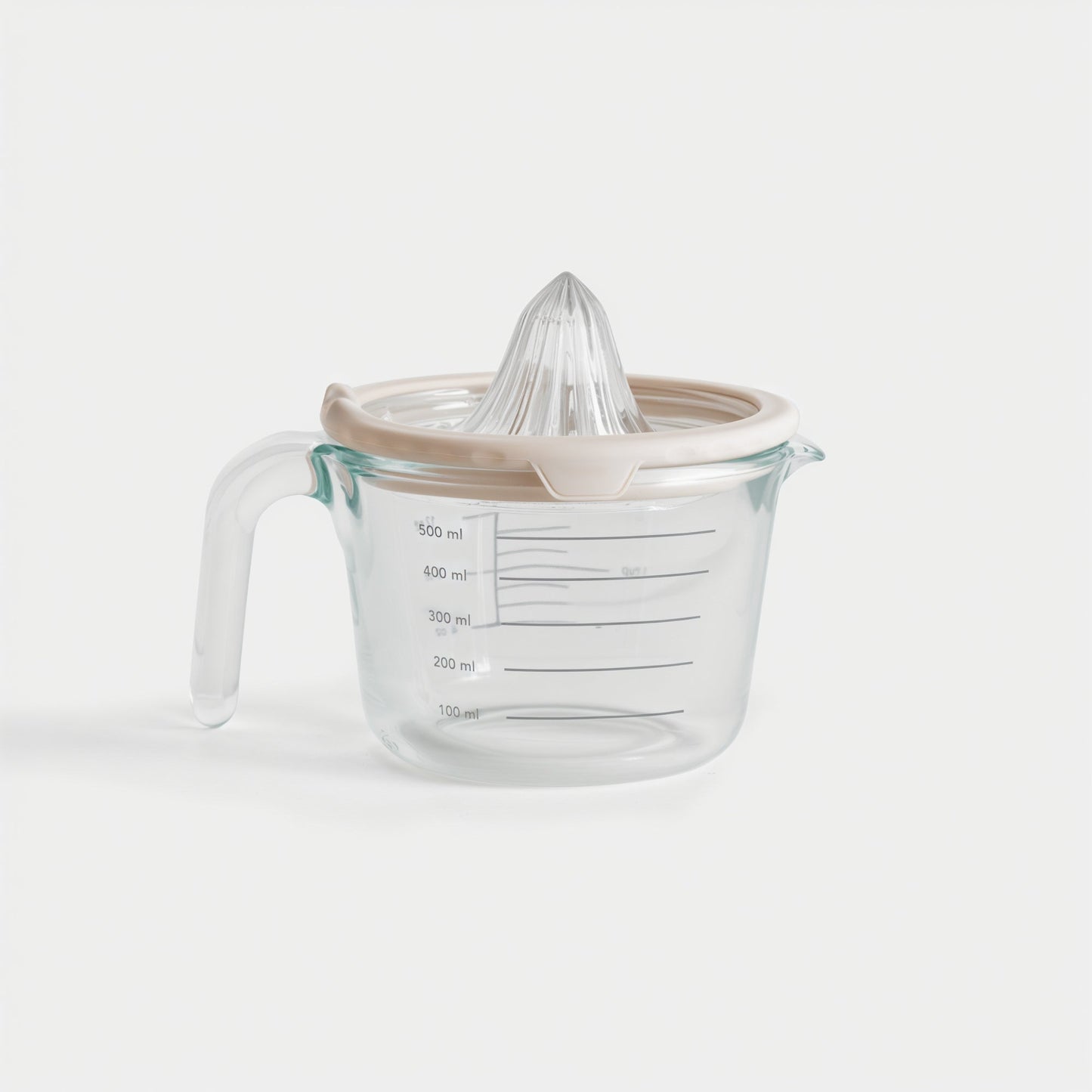 Measuring Cup with Juicer (Online Exclusive)
