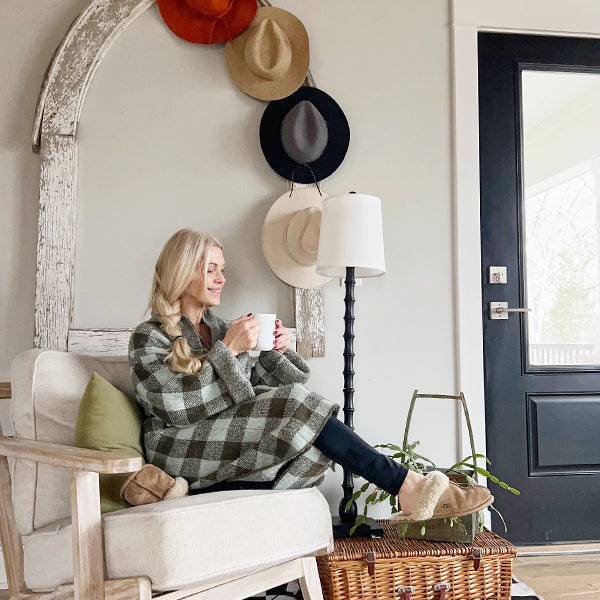 Modern Scalloped Base Floor Lamp (Online Exclusive)