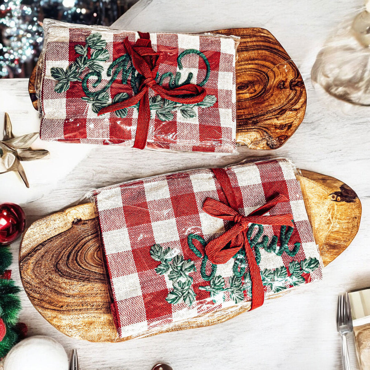 Holiday Charcuterie & Tartan Towel Set  (Online Exclusive)