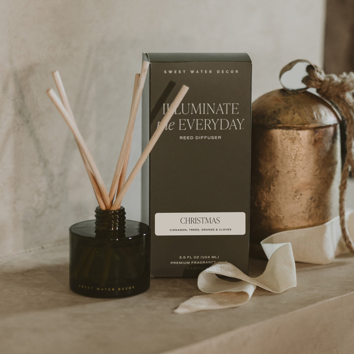 Christmas Olive Tinted Glass Jar Reed Diffuser  (Online Exclusive