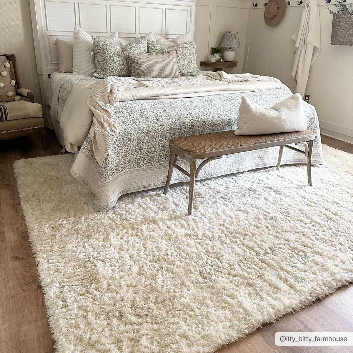 Siari Solid Cream Plush Rug  (online exclusive