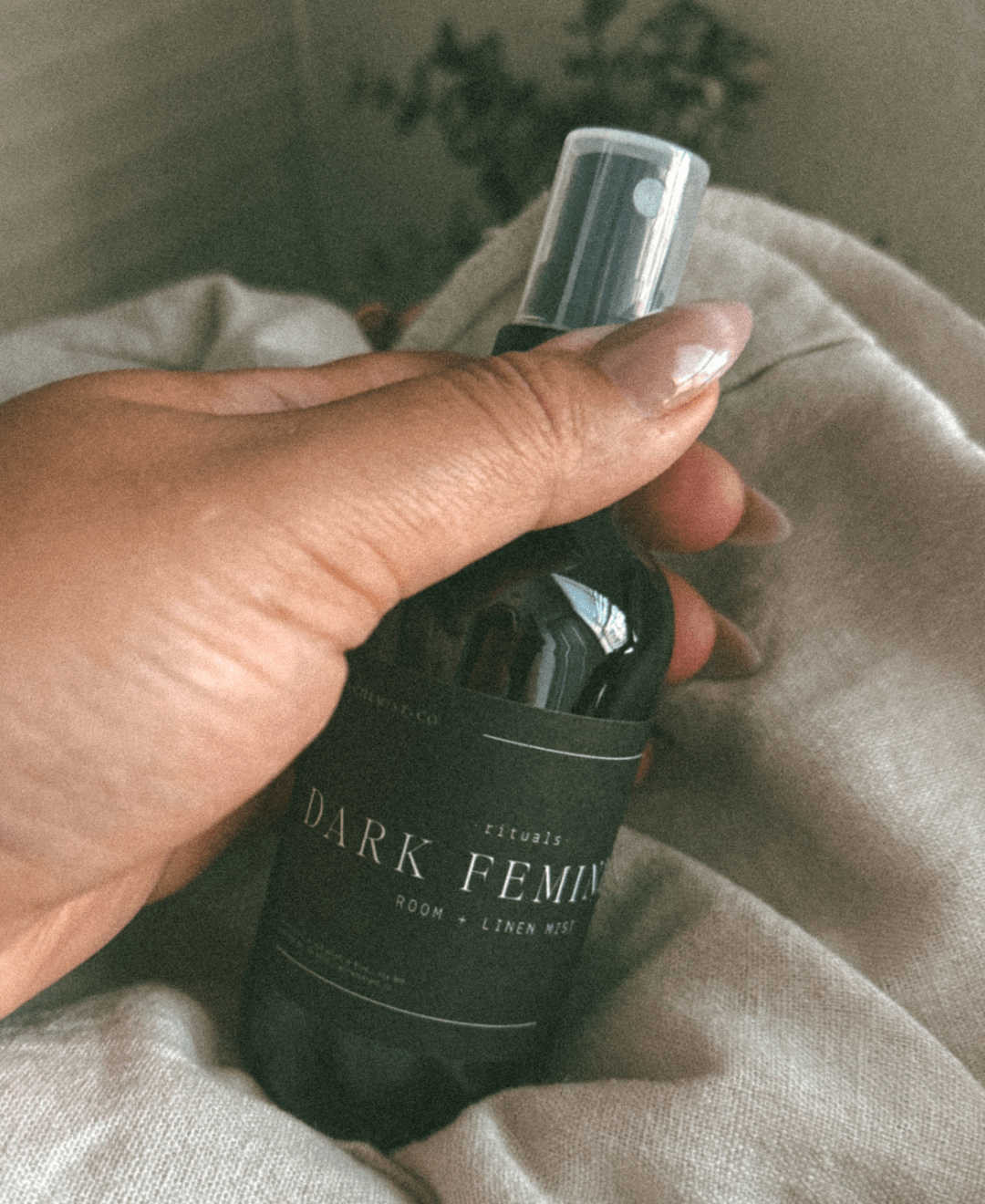Dark Feminine Room + Linen Fragrance Mist  (online exclusive)