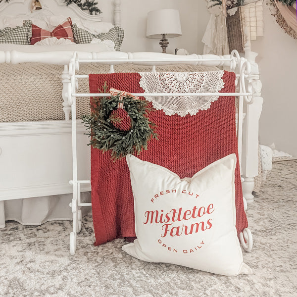 Freestanding Ornate Towel Stand (Online Exclusive)