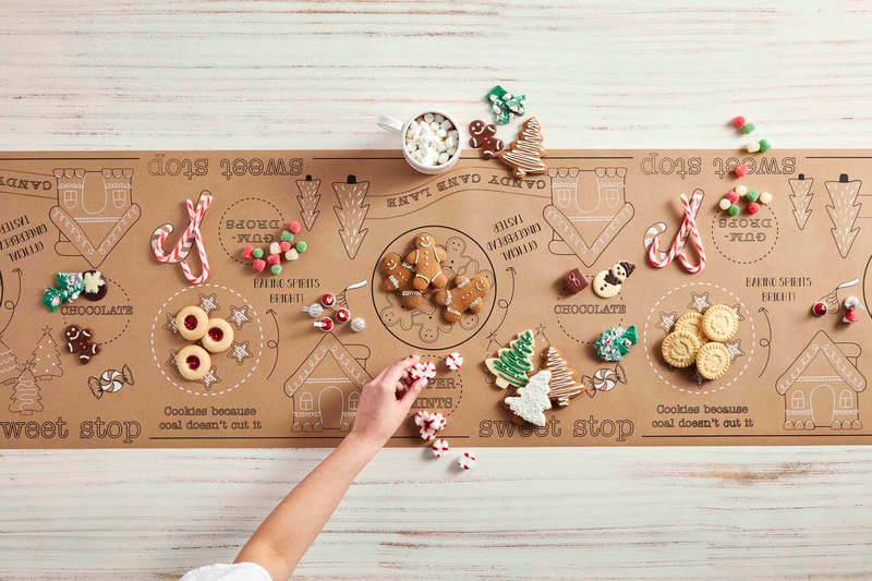 HOLIDAY KRAFT TABLE RUNNER