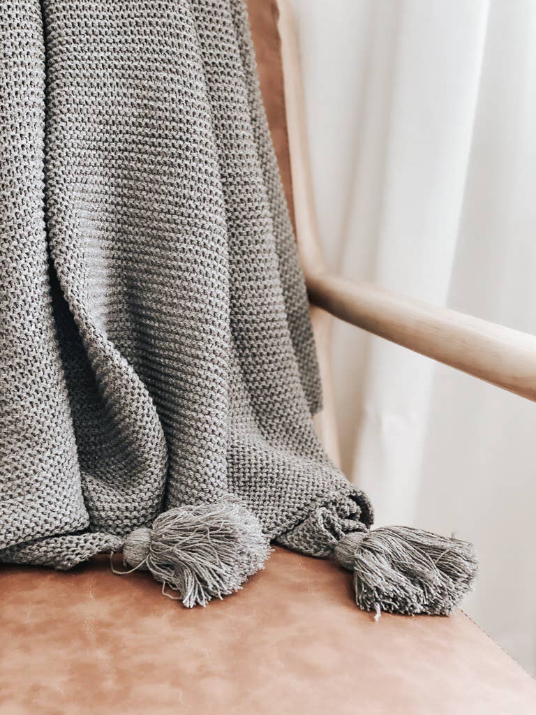 Grey throw with tassels new arrivals